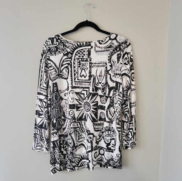 Chico's Women's Graphic Patterned Art To Wear Abstract Top. Size 2/Large - Picture 2 of 5